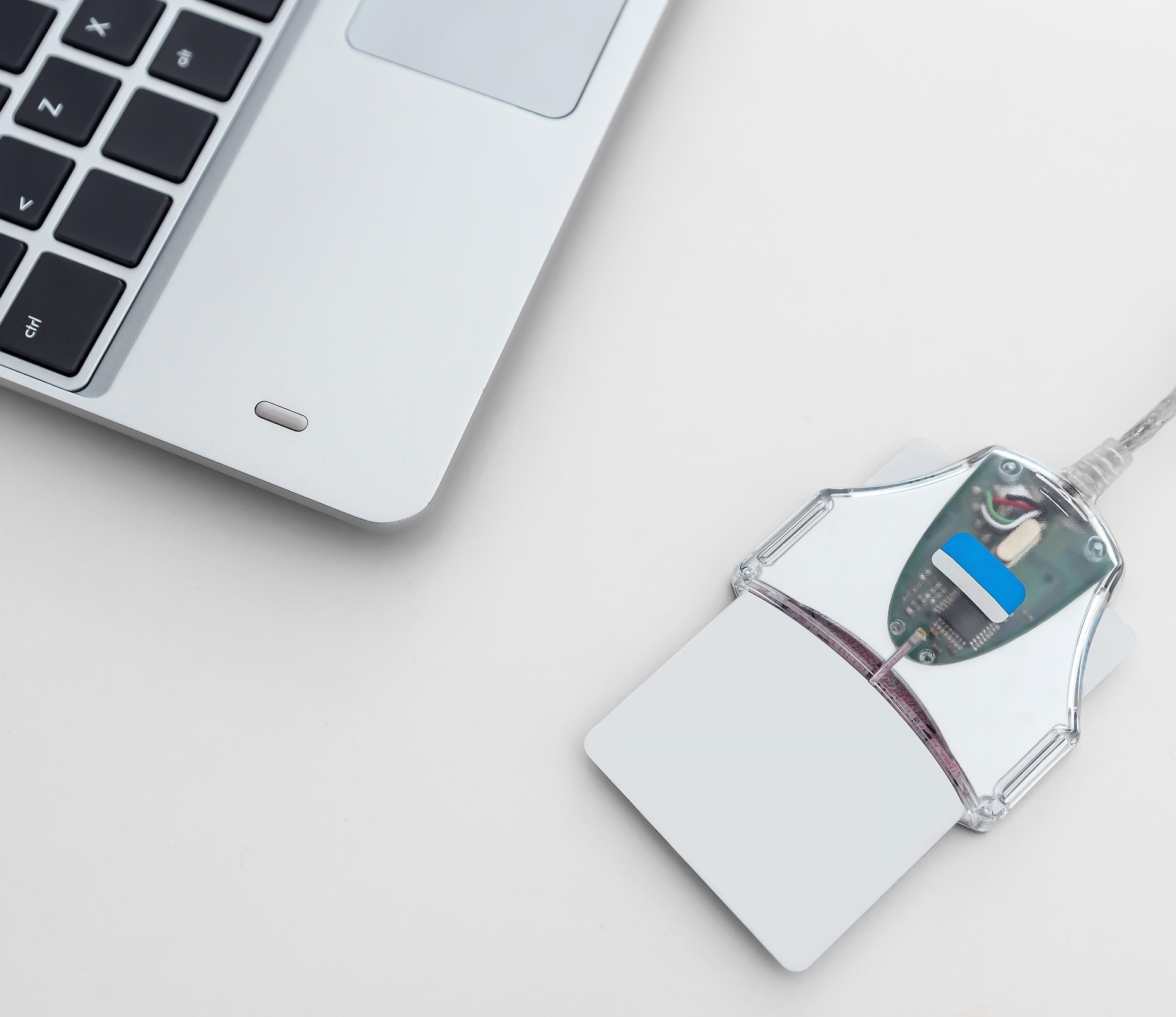 Stilisierte Tastatur mit Kartenleser